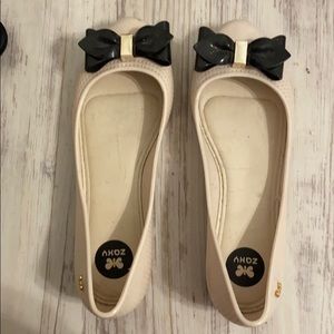 Very comfortable rubber flats.